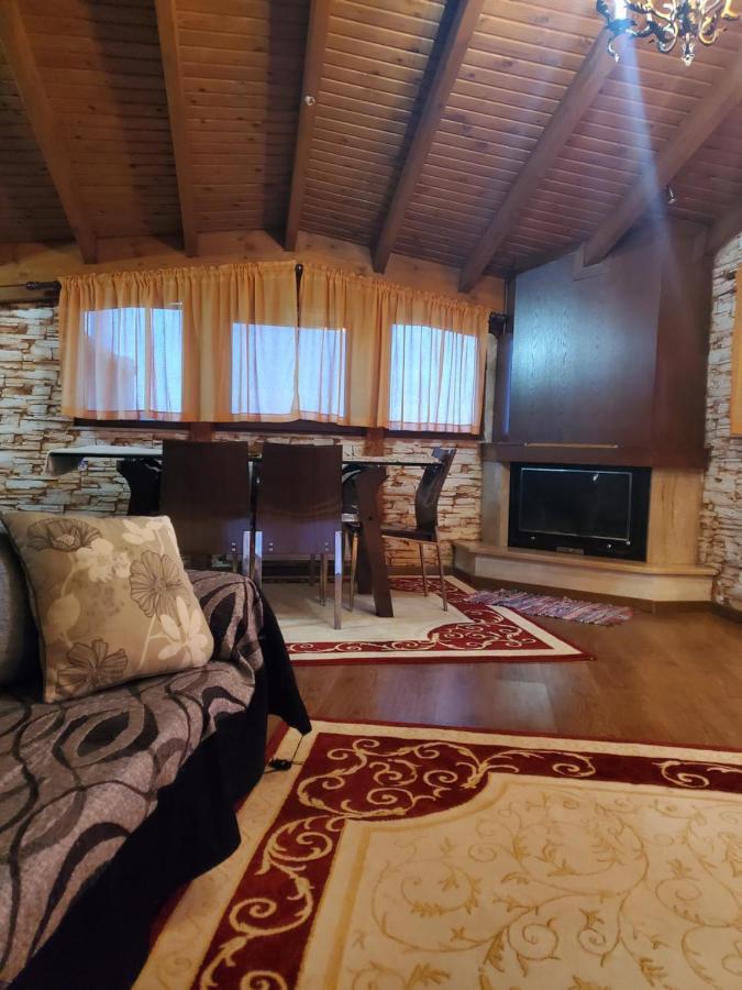 Appartement Σοφιτα Φερεσ à Pherrai Extérieur photo
