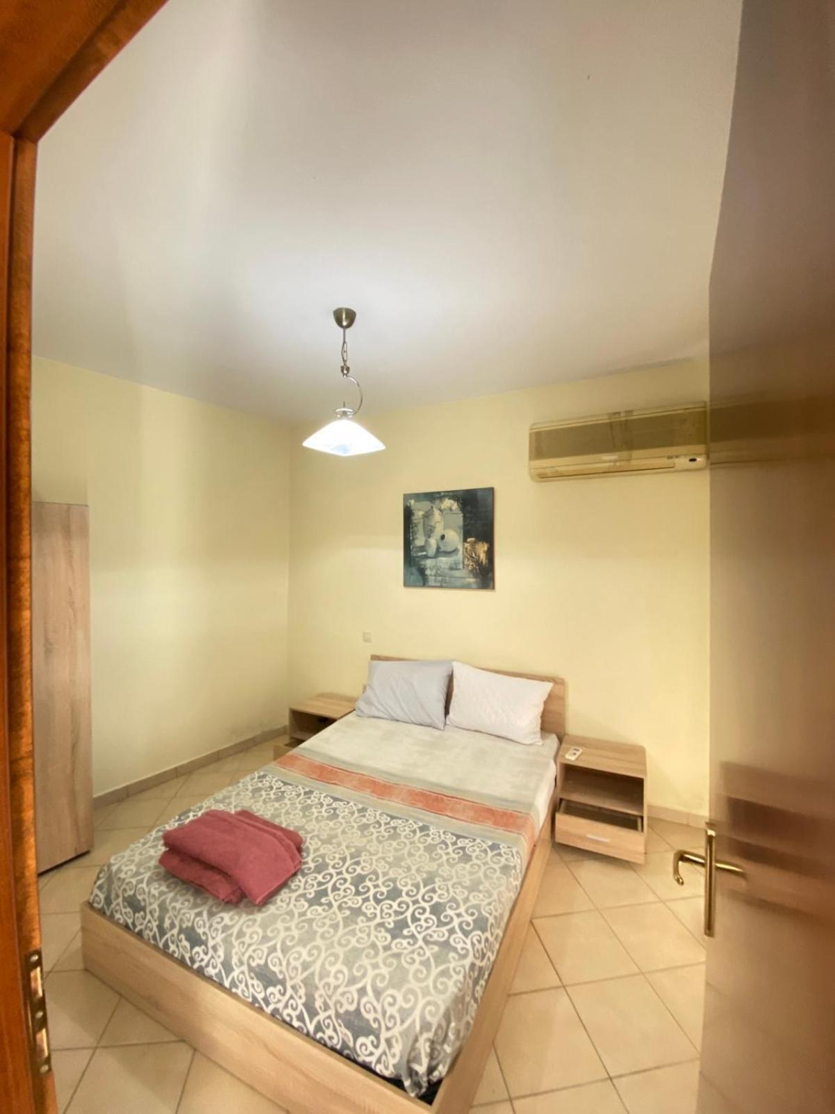Appartement Σοφιτα Φερεσ à Pherrai Extérieur photo